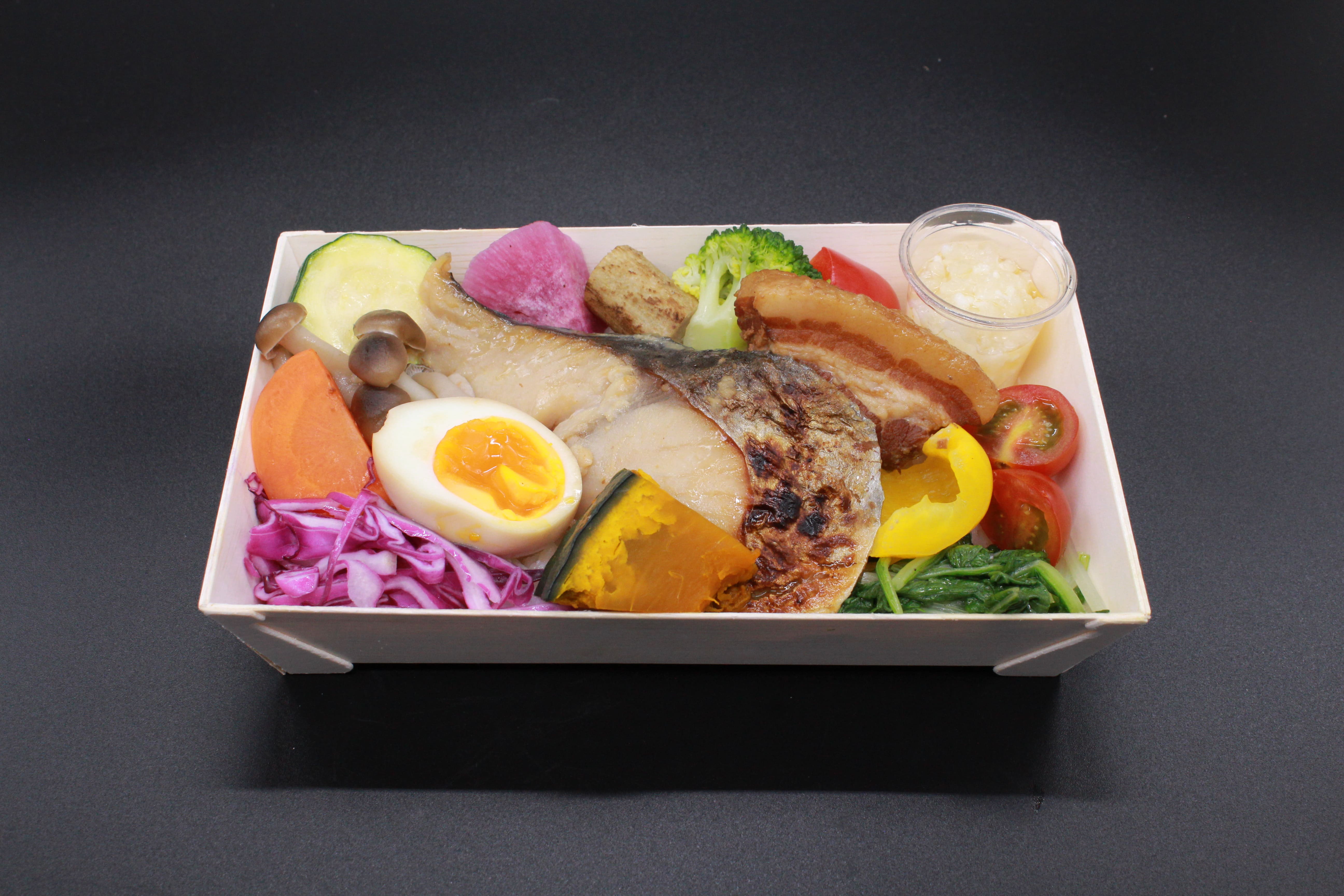 サワラ西京焼きと豚角煮の蒸し野菜弁当