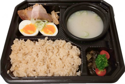 【豚骨雑炊】味玉＆チャーシュー