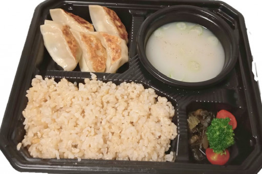 【豚骨雑炊】餃子セット