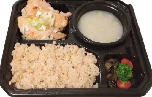 【豚骨雑炊】鶏の葱塩ダレ