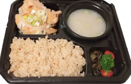 【豚骨雑炊】鶏の葱塩ダレ