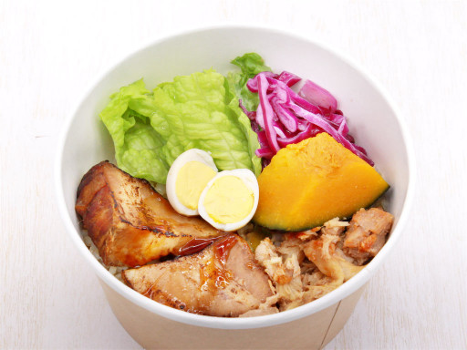 よだれ鶏と炙り豚の玄米高菜飯