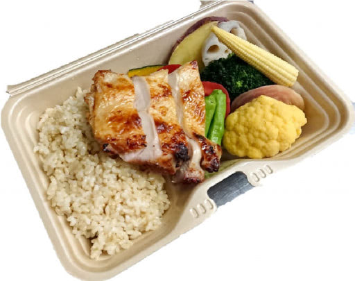 炙りチキンと８種の蒸し野菜の玄米弁当